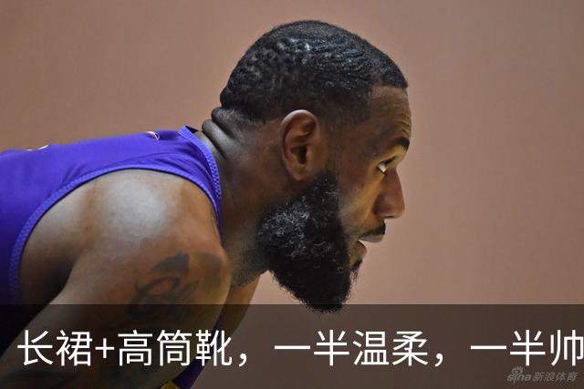 长裙+高筒靴，一半温柔，一半帅气，降温这样穿时髦保暖两不误